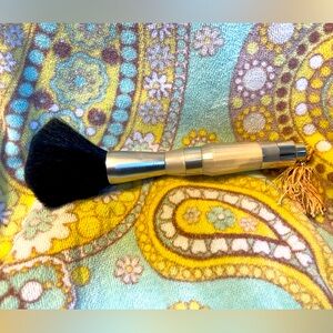 Victoria’s Secret Dream Angels Halo shimmer powder brush 1.5 oz/ 4.5 grams